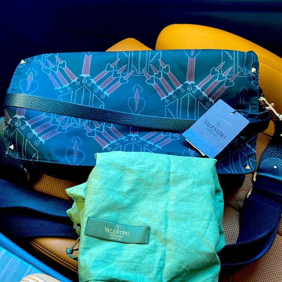 Valentino Garavani flap messenger bag - Picture 3 of 7